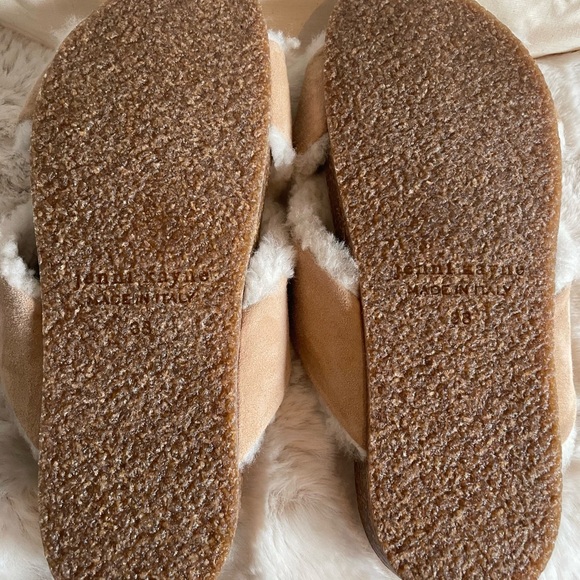 NWOT Jenni Kayne Tan and Cream Shearling and suede slide slippers. Size 38. - Picture 5 of 7
